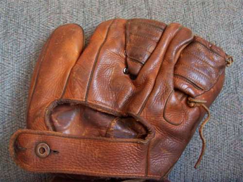 Joe DiMaggio OK Faux Finger Back